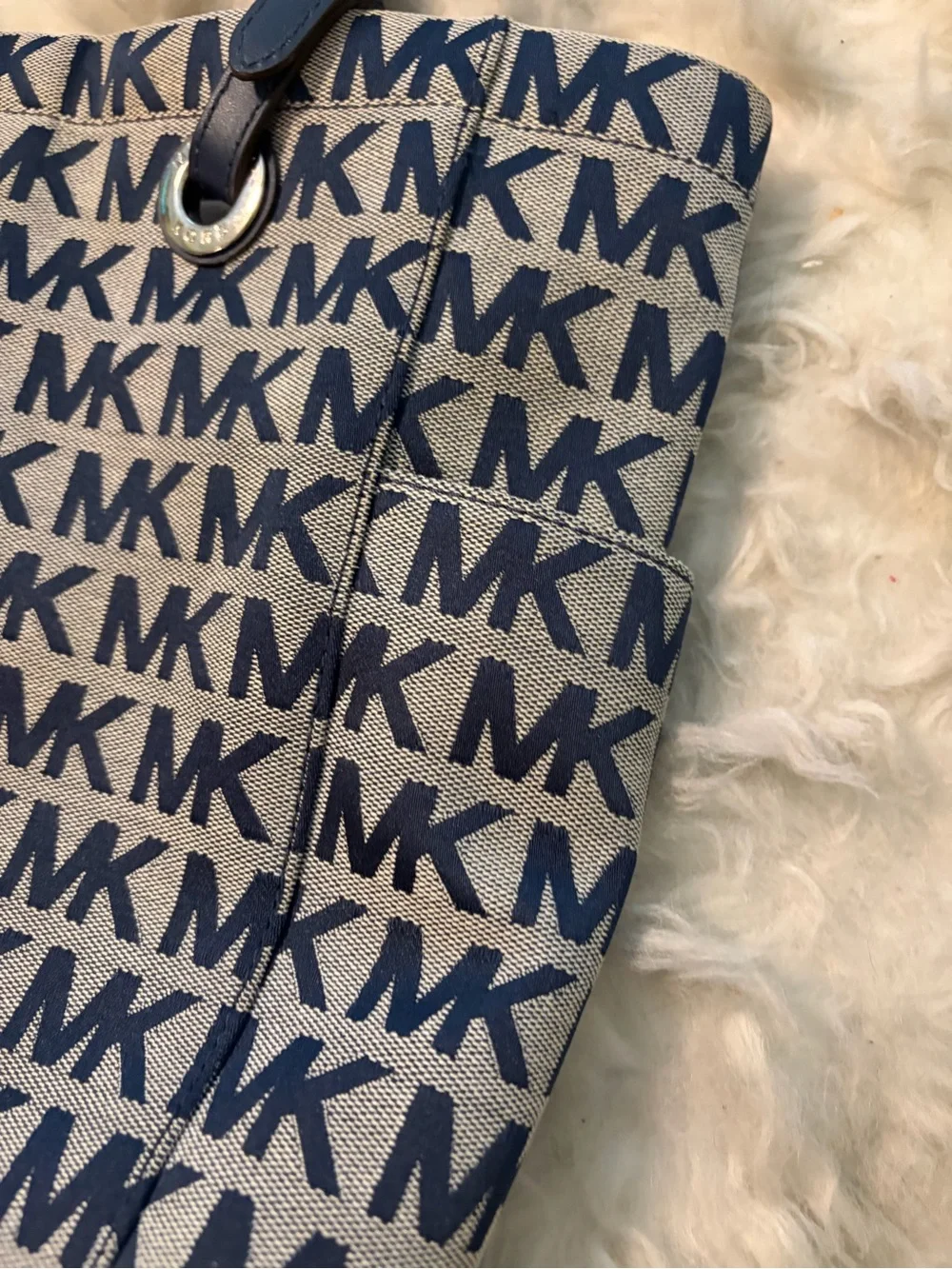 Michael Kors spacious logo